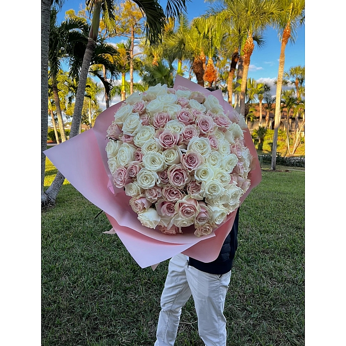 White & Pink Roses Bouquet